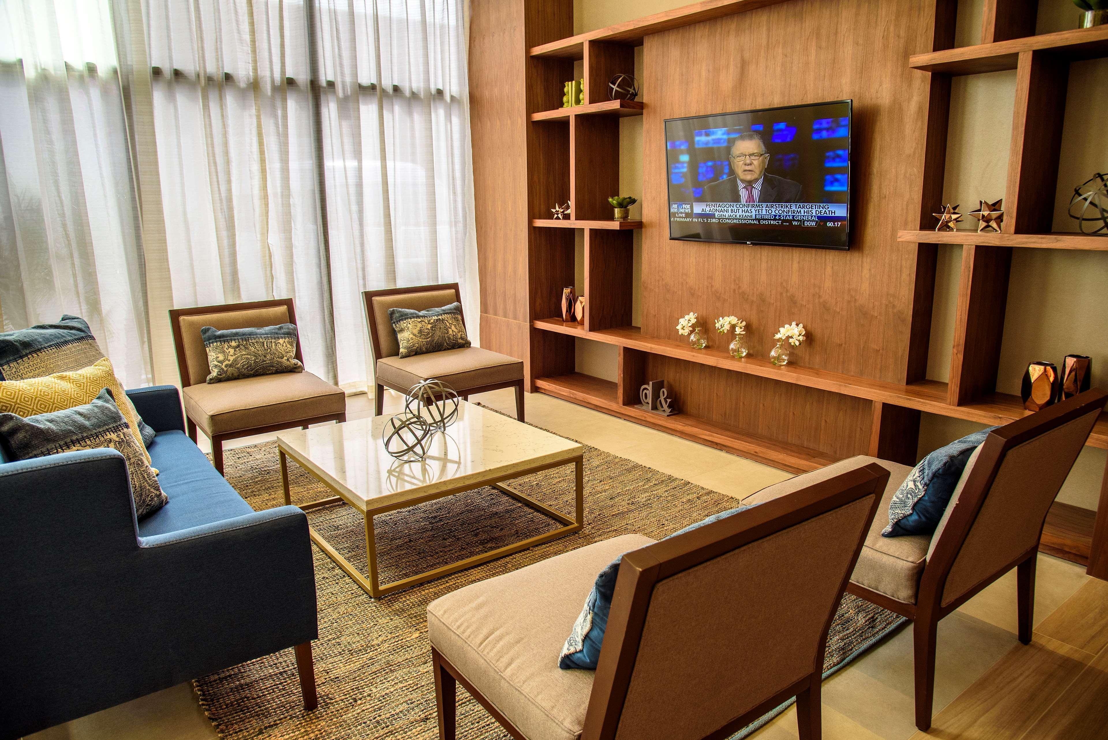 Hampton Inn Пьедрас-Неграс Экстерьер фото